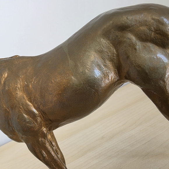 Breyer Traditional Model Horse GLOSSY GOLD CHARM SECRETARIAT #410435 BreyerFest - Picture 8 of 13